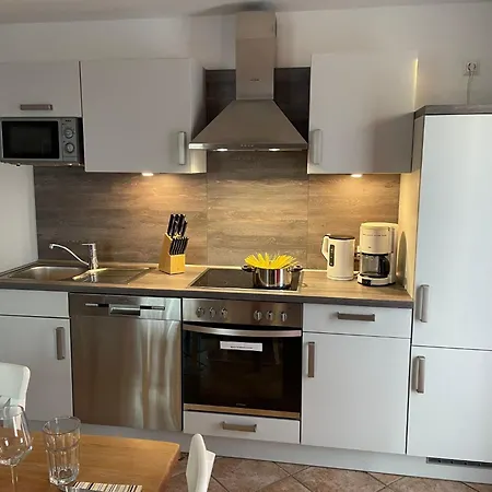 Einladende Obergschosswohnung Mit Sonnigem Balkon By Interhome *